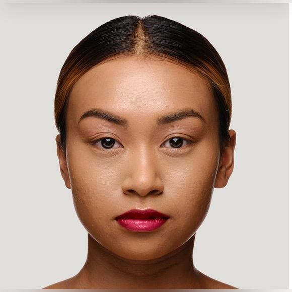 Yensa Super 8 VIBRANT SILK LIPSTICK in the colour Noble - Picture 15 of 16